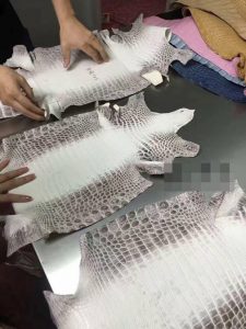 Thế nhưng sau tất cả, túi xách Hermes Birkin hàng Quảng Châu super-fake đang nhan nhản kia kìa!