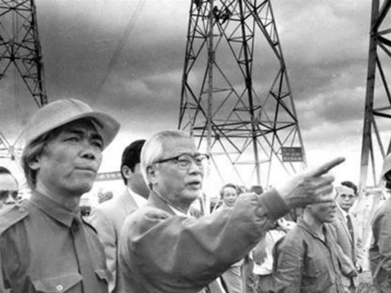 Tên của cụ được đặt cho nhiều con đường ở Việt Nam